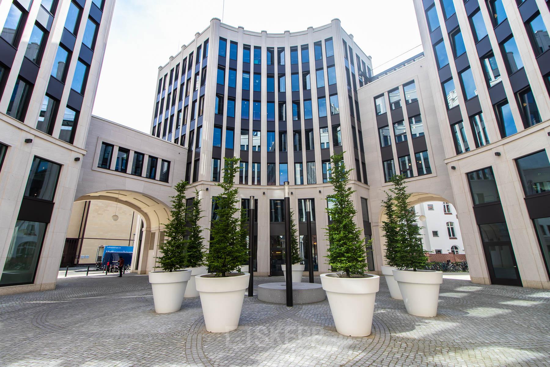 Repräsentative Außenansicht vom Business Center in Berlin Kreuzberg an der Stresemannstraße